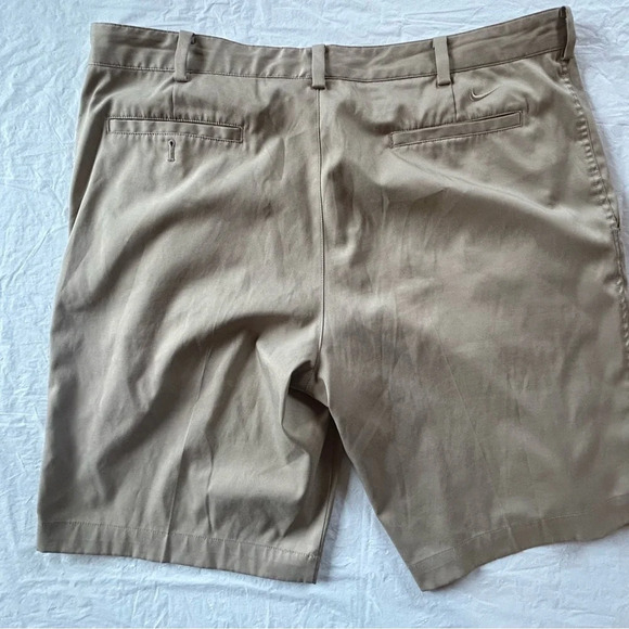 Nike Golf Dri Fit Khaki Shorts Size 38 - Picture 2 of 6